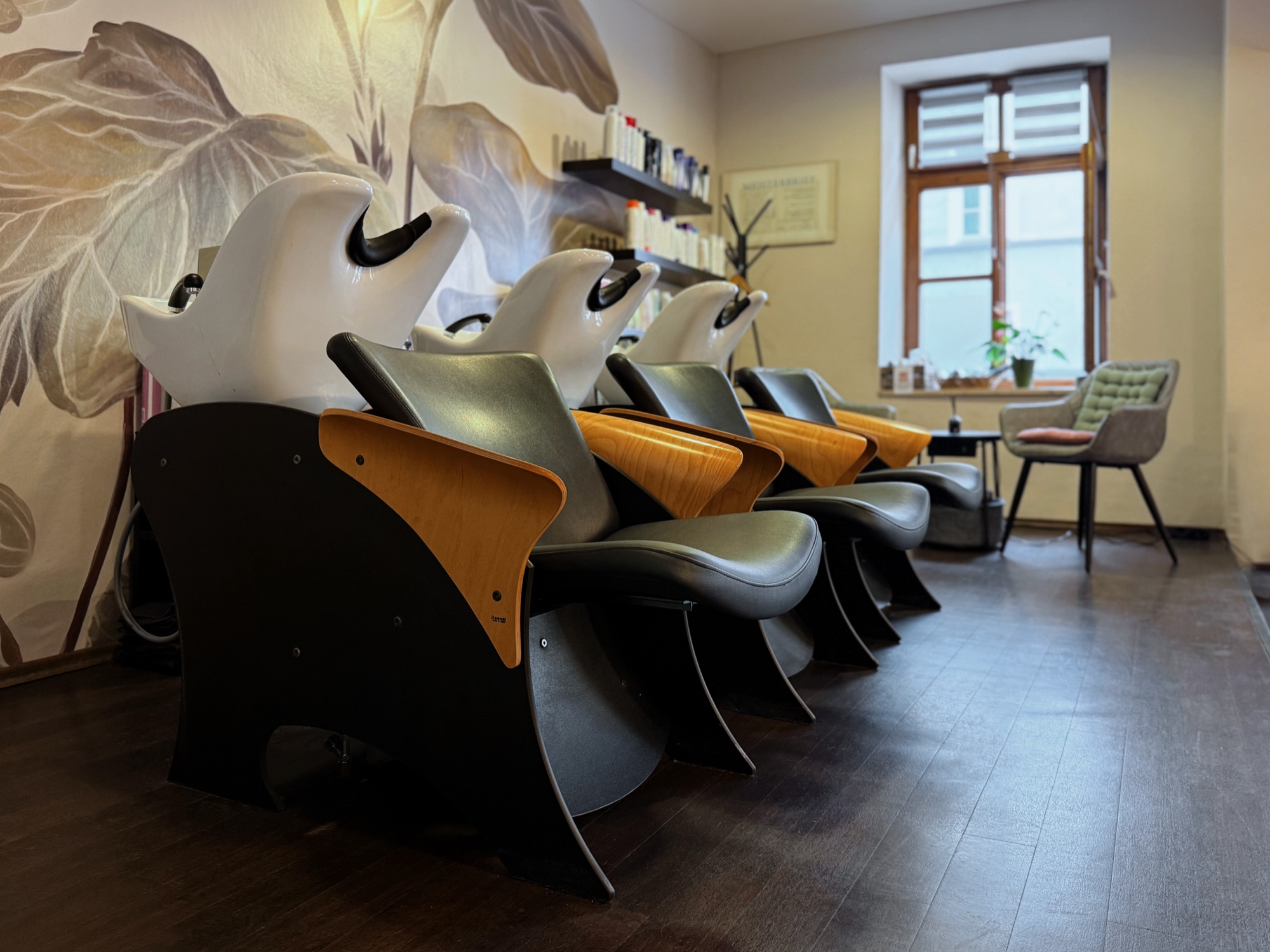 Waschplätze im Salon Sesto Senso